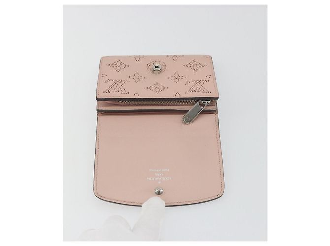 LOUIS VUITTON Mahina Portefeuille Iris Compact Wallet Pink M82757 Auth 194235A Rosa - vista 14