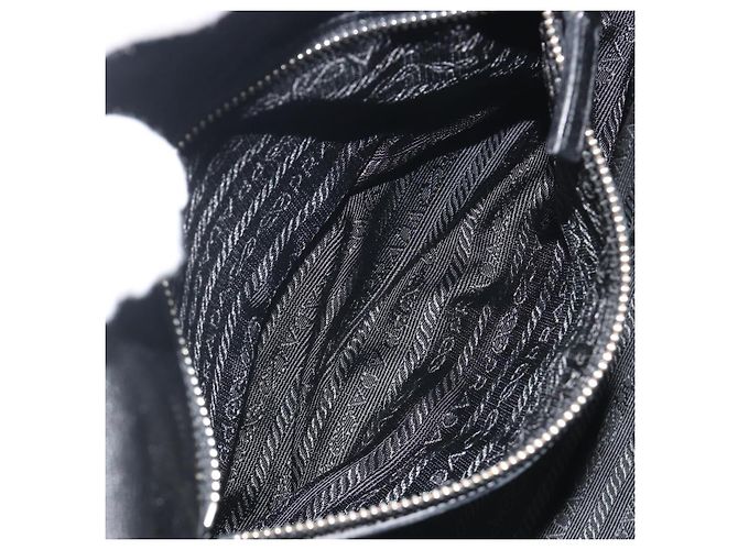 Bolso de hombro PRADA de piel negro plata Auth 195224V - vista 22