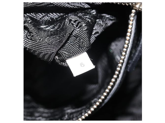 Bolso de hombro PRADA de piel negro plata Auth 195224V - vista 24