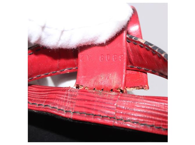 LOUIS VUITTON Epi Randonnee GM Shoulder Bag Red M43087 LV Auth 192514 Rosso - vista 12