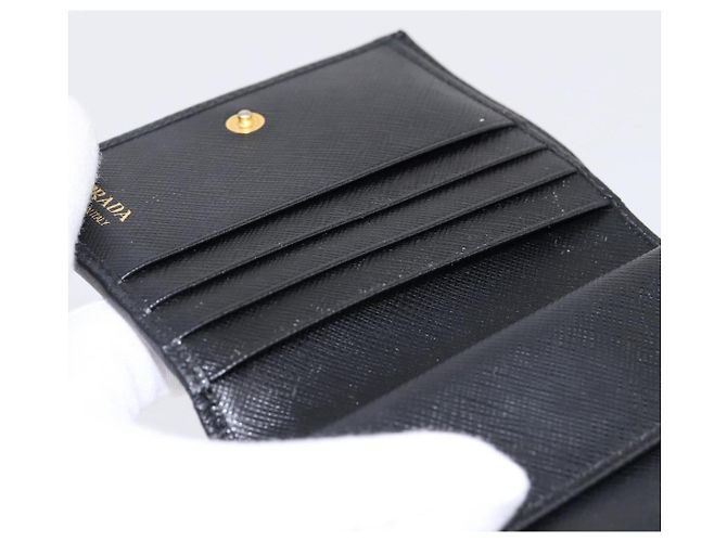 Saffiano Portafoglio Compatto PRADA Pelle Safiano Nero Oro Auth 196043A D'oro - vista 15