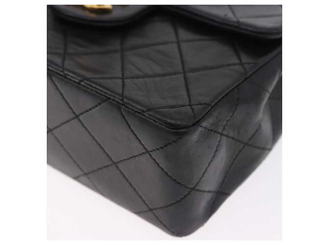 Borsa a tracolla CHANEL Chain Mini Matelasse in pelle d'agnello nera e oro CC Auth 195391SAV Nero D'oro - vista 12