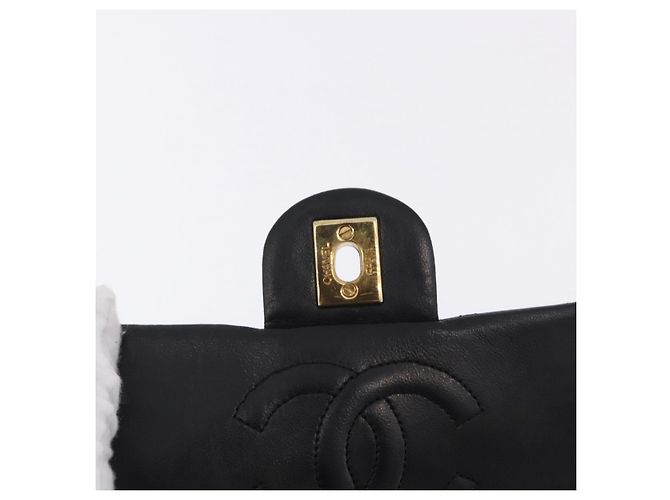 Borsa a tracolla CHANEL Chain Mini Matelasse in pelle d'agnello nera e oro CC Auth 195391SAV Nero D'oro - vista 19