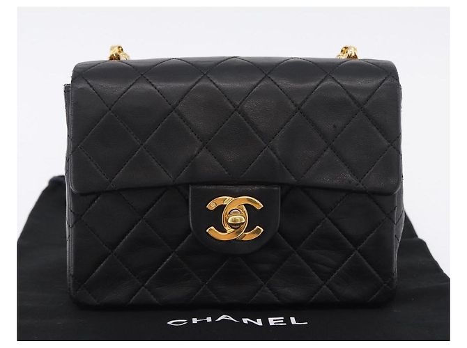 Borsa a tracolla CHANEL Chain Mini Matelasse in pelle d'agnello nera e oro CC Auth 195391SAV Nero D'oro - vista 29