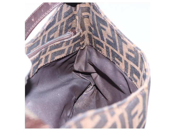 Borsa a tracolla FENDI Zucca Canvas Mamma Baguette Marrone Nero Auth 196776V - vista 22