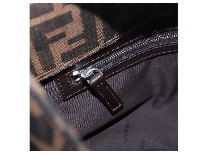 Borsa a tracolla FENDI Zucca Canvas Mamma Baguette Marrone Nero Auth 196776V - vista 26