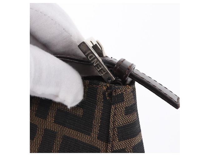 Borsa a tracolla FENDI Zucca Canvas Mamma Baguette Marrone Nero Auth 196776V - vista 29