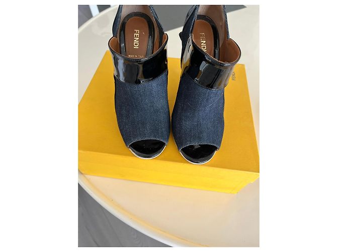 Stivaletti Fendi in denim e pelle verniciata nera Nero Blu - vista 2