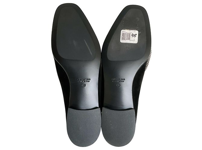 Mocassins Angela Laurence Dacade en daim noir avec nœud orné de cristaux - vue 8