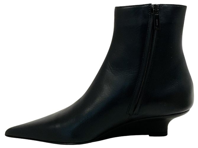 Totême Toteme Mini Wedge Booties aus schwarzem Leder - Ansicht 3