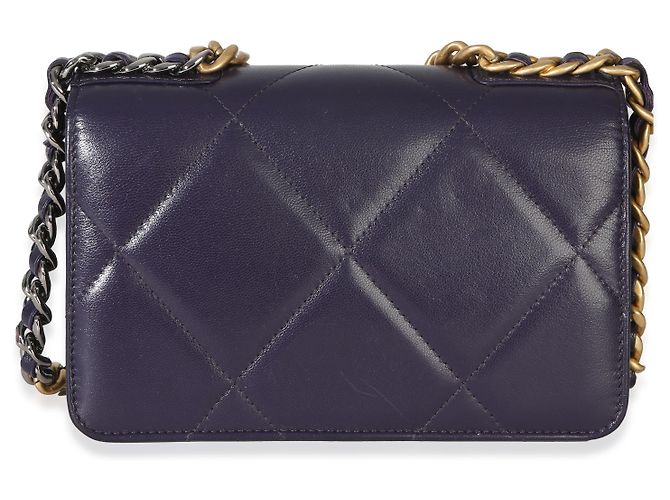 Chanel 19 Wallet On Chain em pele de cordeiro acolchoada roxa Roxo - vista 2