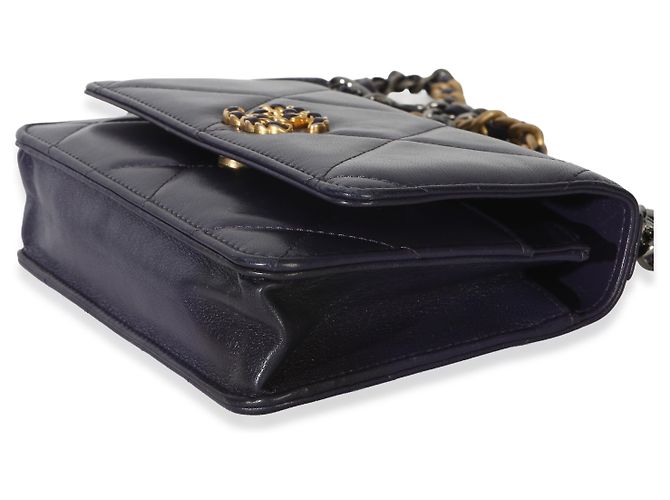Chanel 19 Wallet On Chain em pele de cordeiro acolchoada roxa Roxo - vista 6