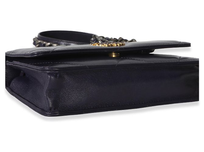 Chanel 19 Wallet On Chain em pele de cordeiro acolchoada roxa Roxo - vista 7