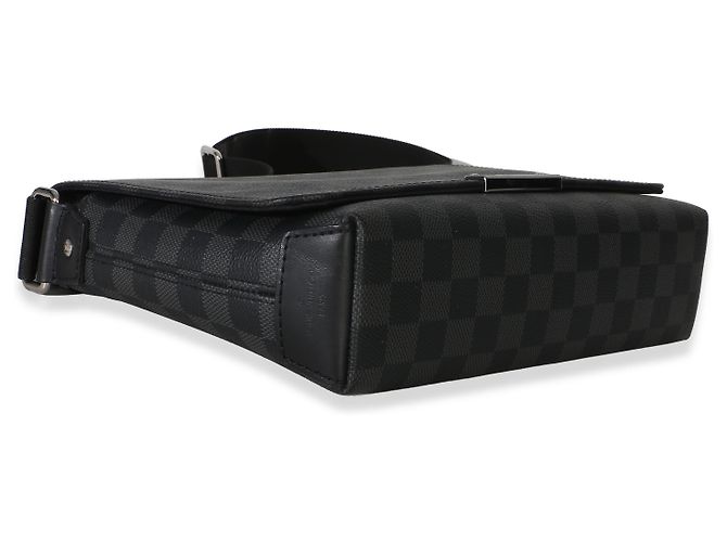 Louis Vuitton Damier Graphite Canvas District PM Nero - vista 6