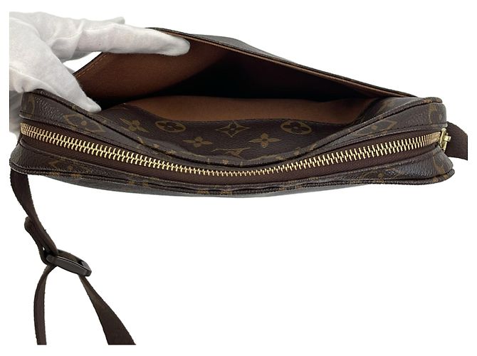 Borsa a tracolla Louis Vuitton Trotta Beaucoup Monogram Marrone - vista 6