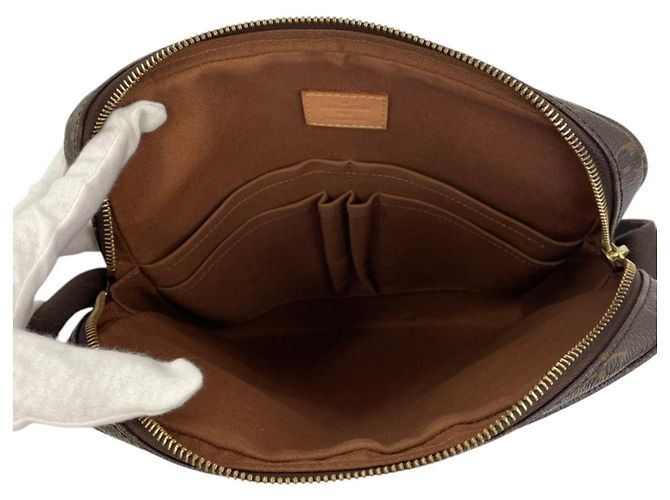 Borsa a tracolla Louis Vuitton Trotta Beaucoup Monogram Marrone - vista 7