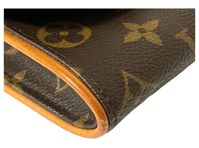 Borsa a tracolla Louis Vuitton Monogram Pochette Twin PM Marrone - vista 4
