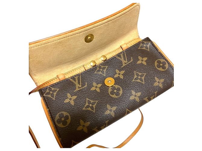 Borsa a tracolla Louis Vuitton Monogram Pochette Twin PM Marrone - vista 6