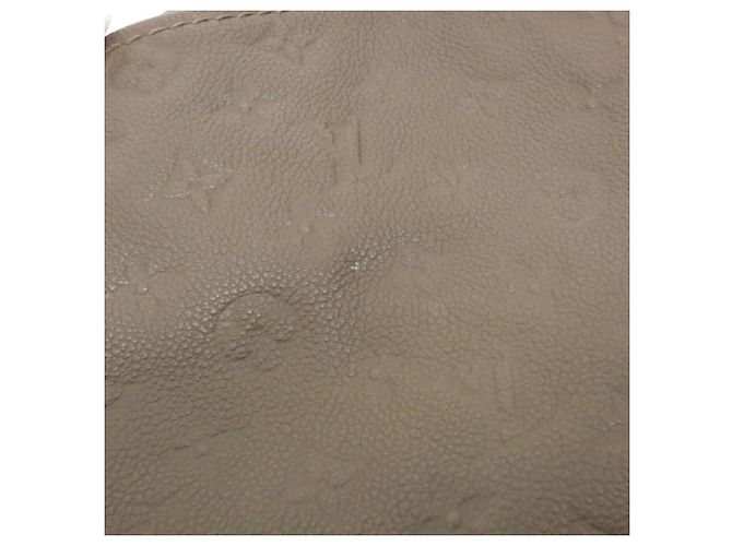 Louis Vuitton Monogram Empreinte Artsy MM Shoulder Bag - view 4