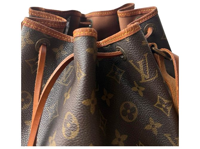 Noe Louis Vuitton Petit Noé Beige D'oro - vista 3
