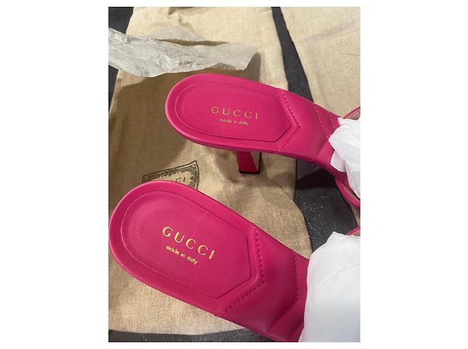 Gucci Marmont gesteppte Absatzsandaletten in Rosa Pink - Ansicht 10