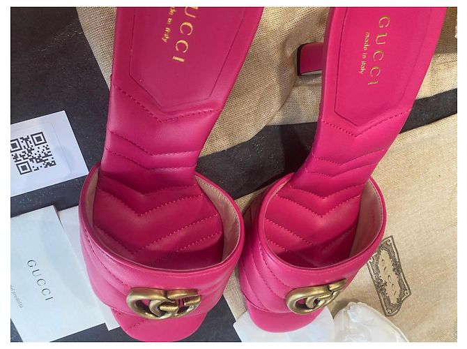 Gucci Marmont gesteppte Absatzsandaletten in Rosa Pink - Ansicht 11