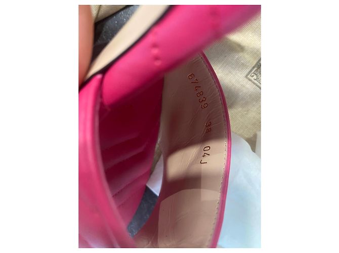 Gucci Marmont gesteppte Absatzsandaletten in Rosa Pink - Ansicht 12