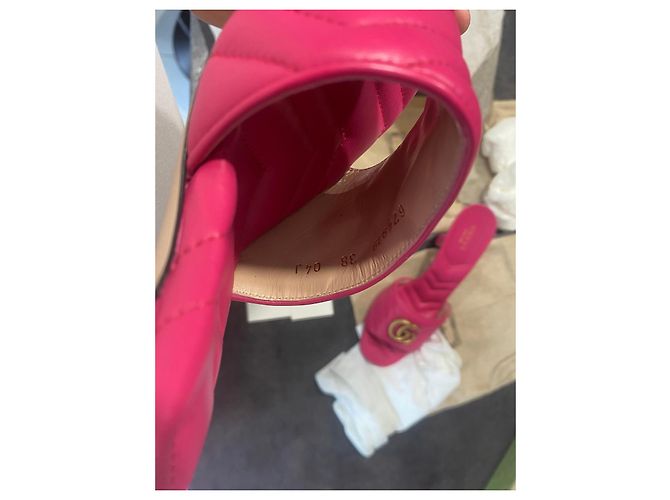 Gucci Marmont gesteppte Absatzsandaletten in Rosa Pink - Ansicht 13