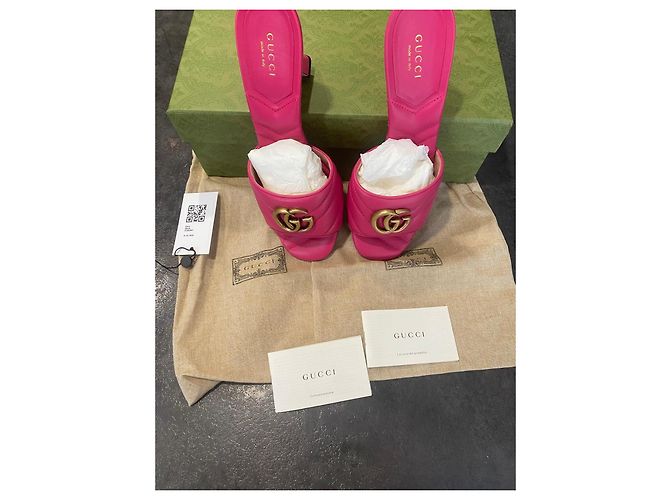 Gucci Marmont gesteppte Absatzsandaletten in Rosa Pink - Ansicht 2