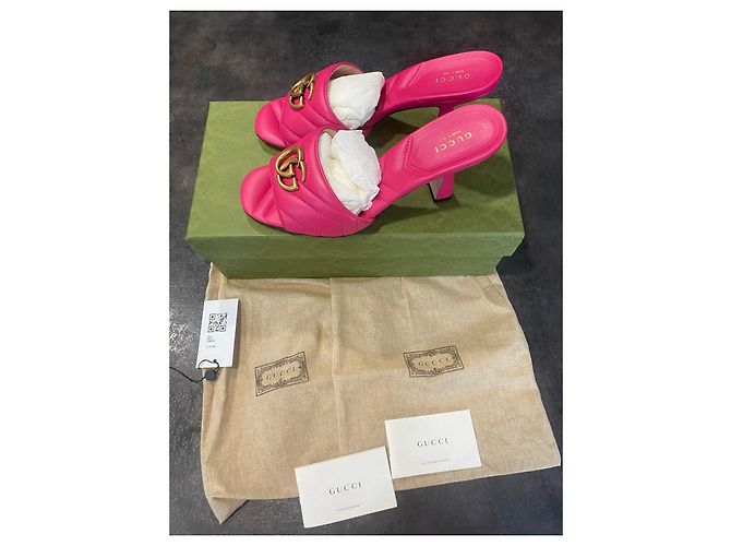 Gucci Marmont gesteppte Absatzsandaletten in Rosa Pink - Ansicht 3