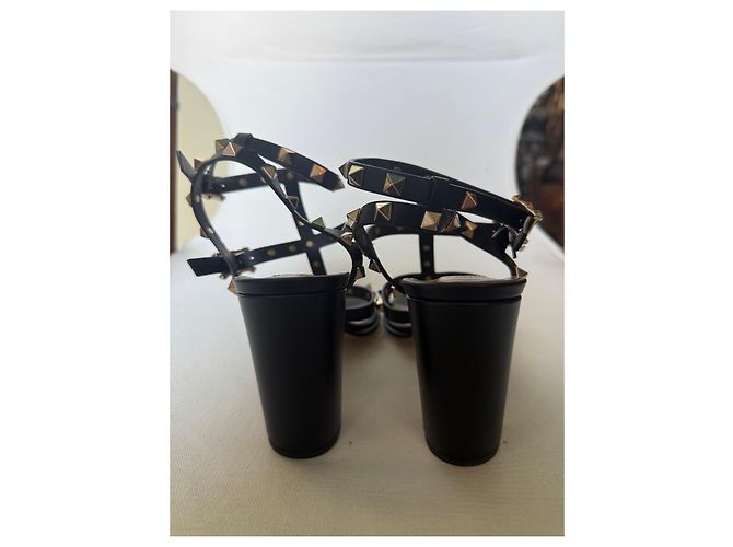 Sandali Valentino Garavani Rockstud Nero D'oro - vista 5