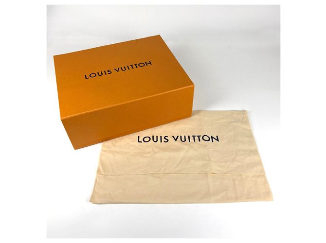 Louis Vuitton Merry Tote Bag in Marine Rouge Red - view 10
