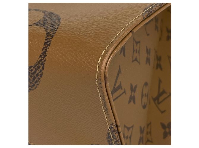 Borsa Tote Louis Vuitton OnTheGo GM Marrone - vista 3