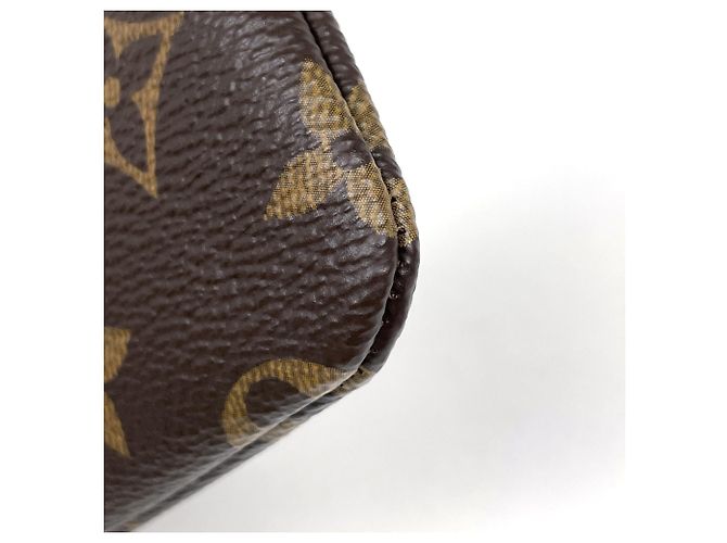 Louis Vuitton Pochette Clé Wallet/Coin Case Brown - view 3