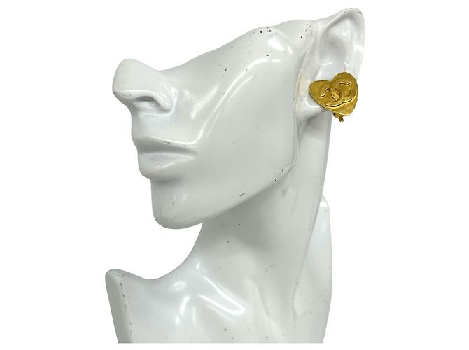 Orecchini Chanel Coco Mark motivo cuore D'oro - vista 2