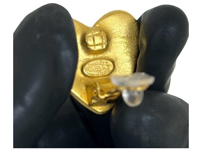Orecchini Chanel Coco Mark motivo cuore D'oro - vista 3