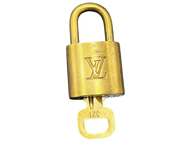 Louis Vuitton Candado y Llave Logo Metal medium Dorado - vista 2