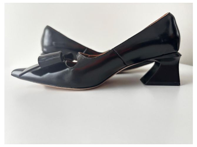 Autre Marque Shushu/Tong SS23 Décolleté Mary Jane in pelle nera - vista 3