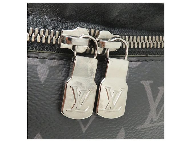 Sac banane Louis Vuitton Discovery Noir - vue 10