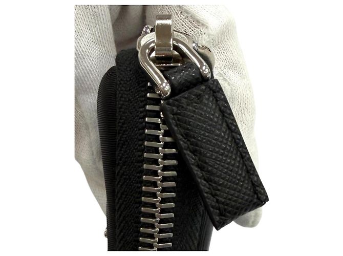 Portachiavi pochette Prada in Re-Nylon con logo triangolare Nero - vista 10