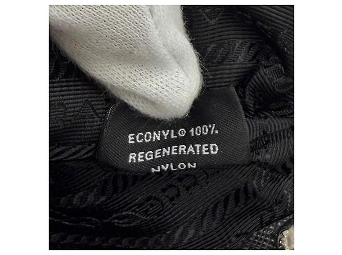 Portachiavi pochette Prada in Re-Nylon con logo triangolare Nero - vista 14