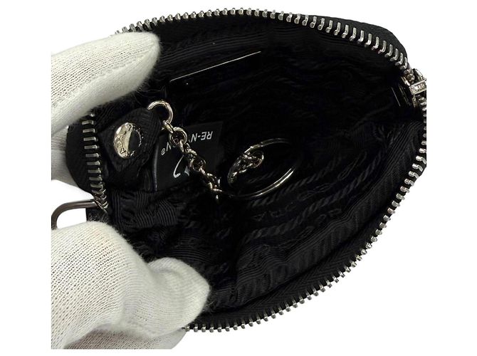 Portachiavi pochette Prada in Re-Nylon con logo triangolare Nero - vista 5