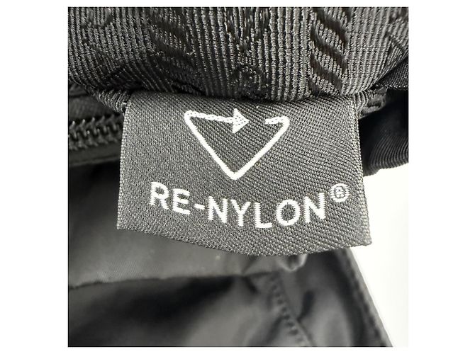 Prada Kleiner Re-Nylon Rucksack Schwarz - Ansicht 11