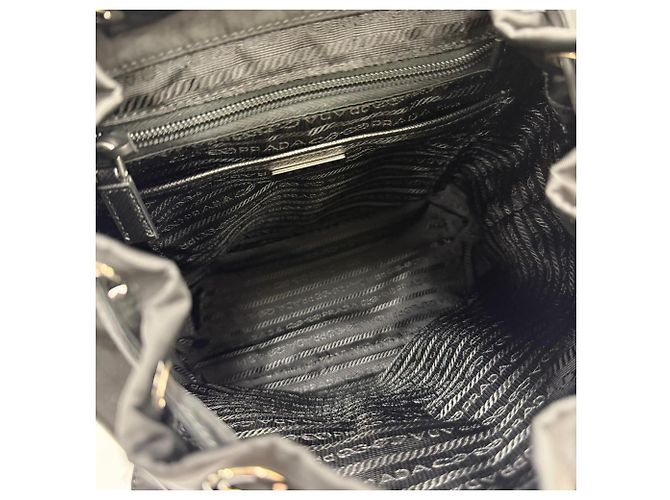 Prada Kleiner Re-Nylon Rucksack Schwarz - Ansicht 6