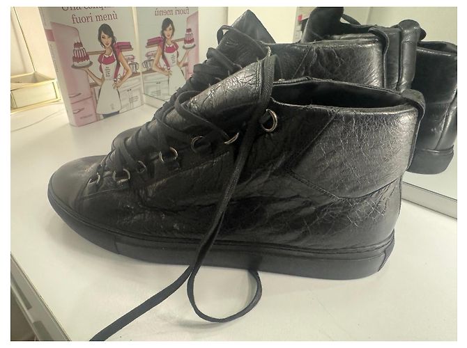 Sneakers Balenciaga in Pelle Nera Nero - vista 2