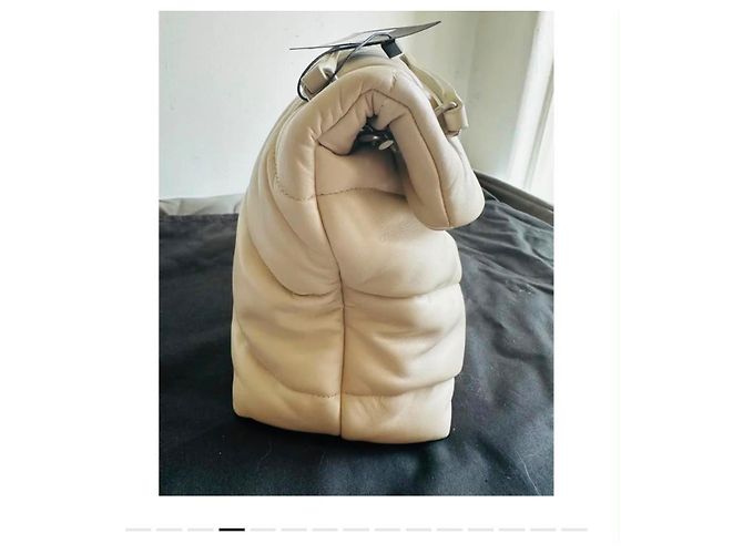 Saint Laurent Bolsa Puffer em couro acolchoado Bege - vista 4