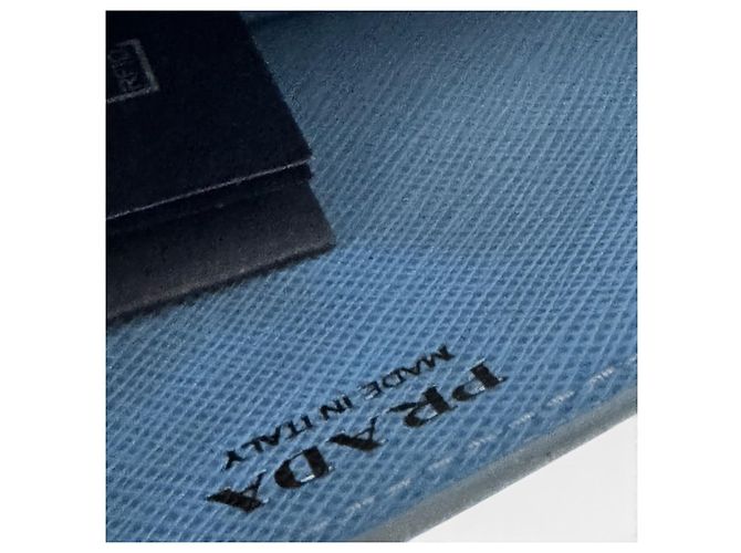 Cartera Prada de piel Saffiano azul con cadena dorada - vista 12