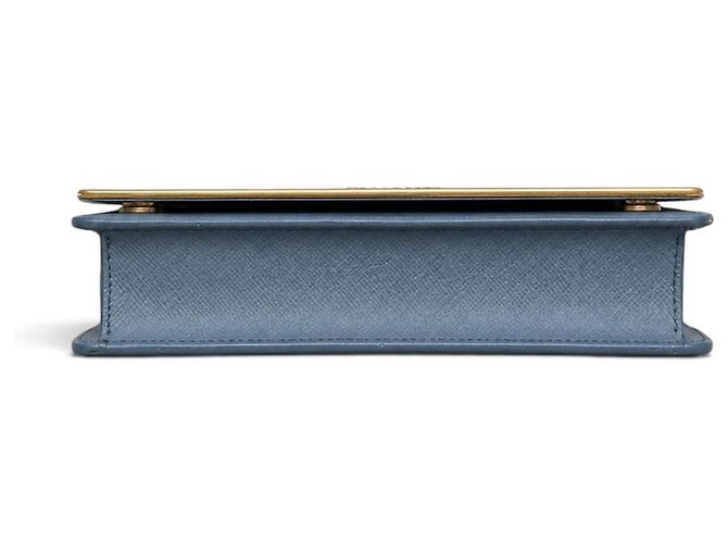 Cartera Prada de piel Saffiano azul con cadena dorada - vista 7