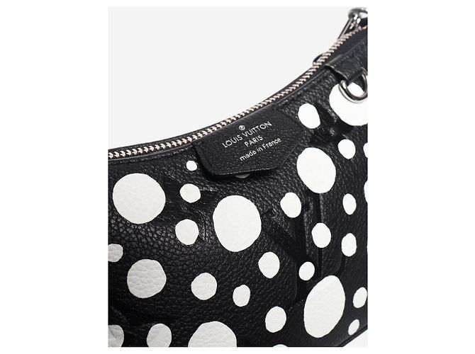 Louis Vuitton Borsa Easy Pouch on Strap a pois bianco e nero 2023 - vista 4