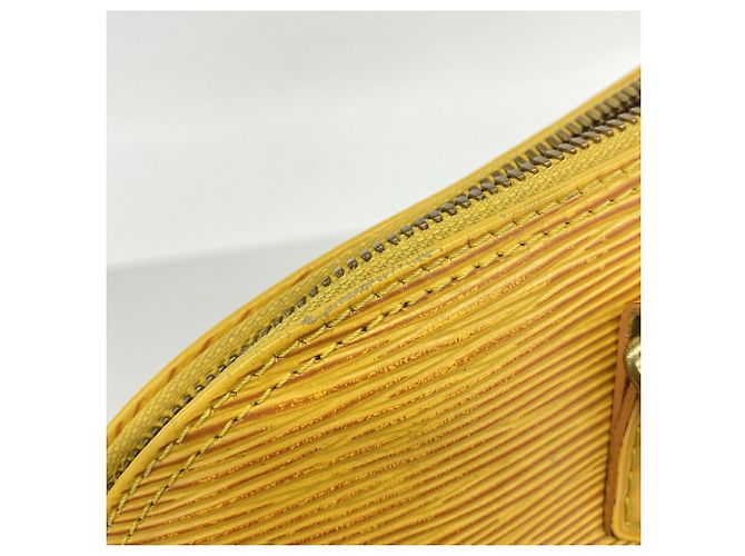 Borsa Louis Vuitton Alma Epi M52149 in Jaune Giallo - vista 10